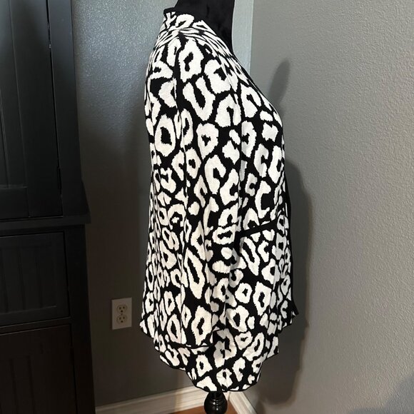 A. Giannetti Jacket Blazer 1X Black White Animal Print Open Front Office Modern - Picture 8 of 8